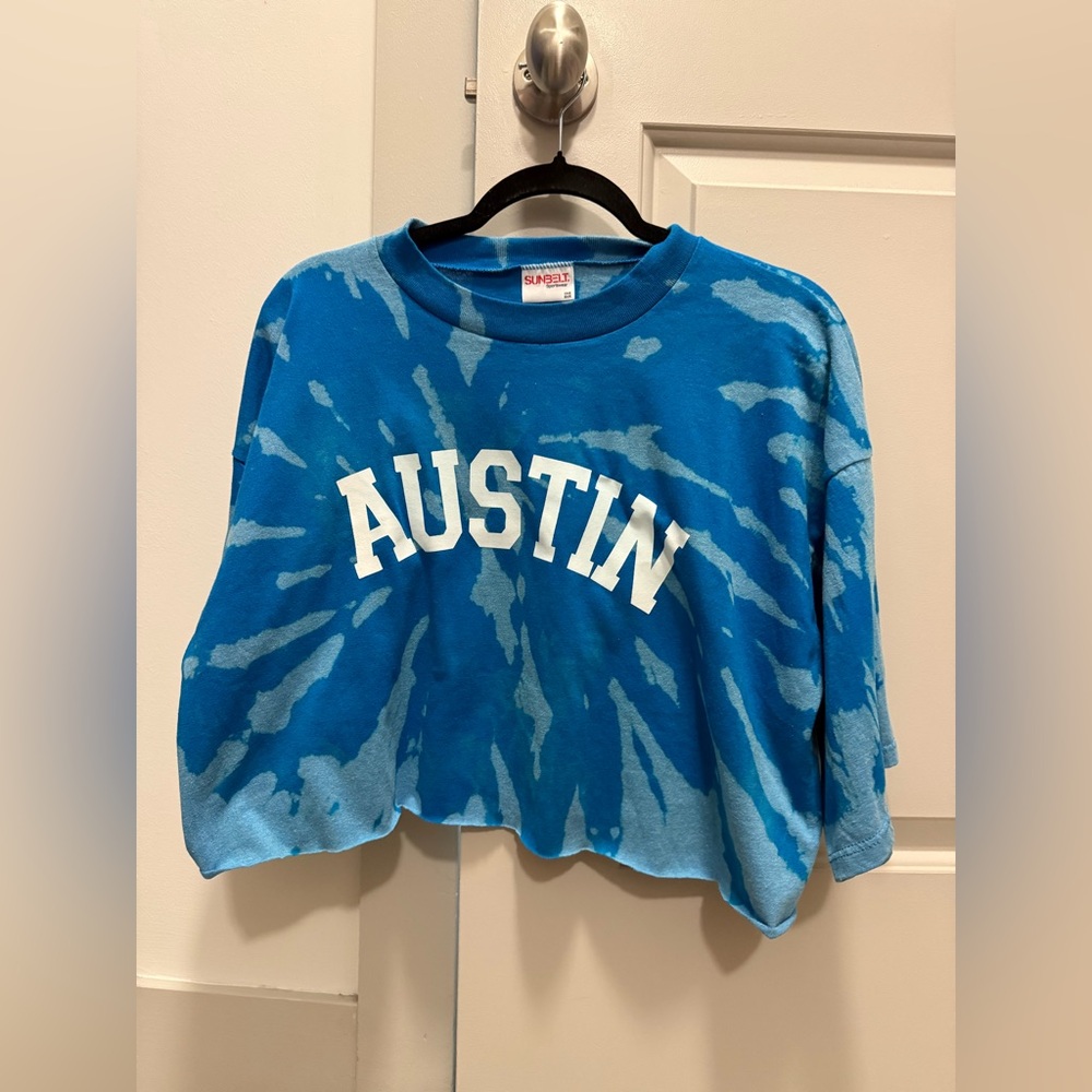 Austin O/S (One Size) Blue Tie Dyed Graphic Top. 💙⚡️